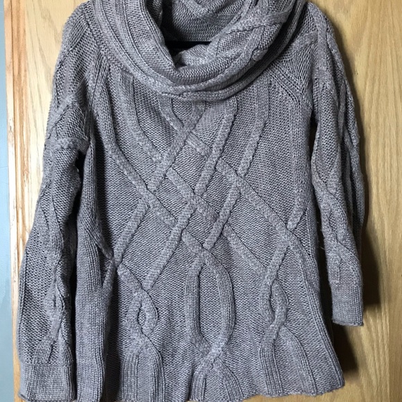 Loose cowl neck sweater. Size Large. - Picture 3 of 10
